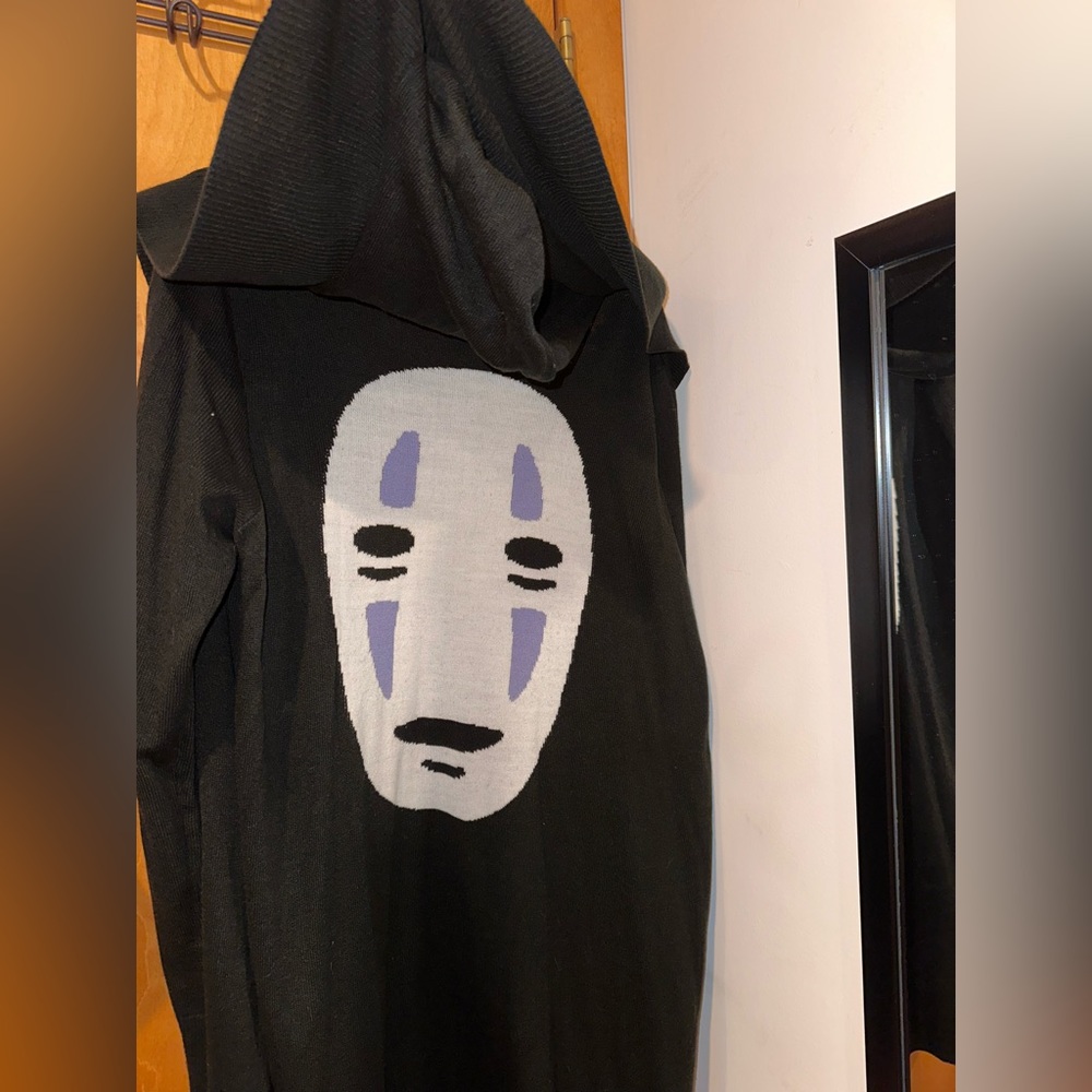 Hot Topic Spirted Away No face sweater